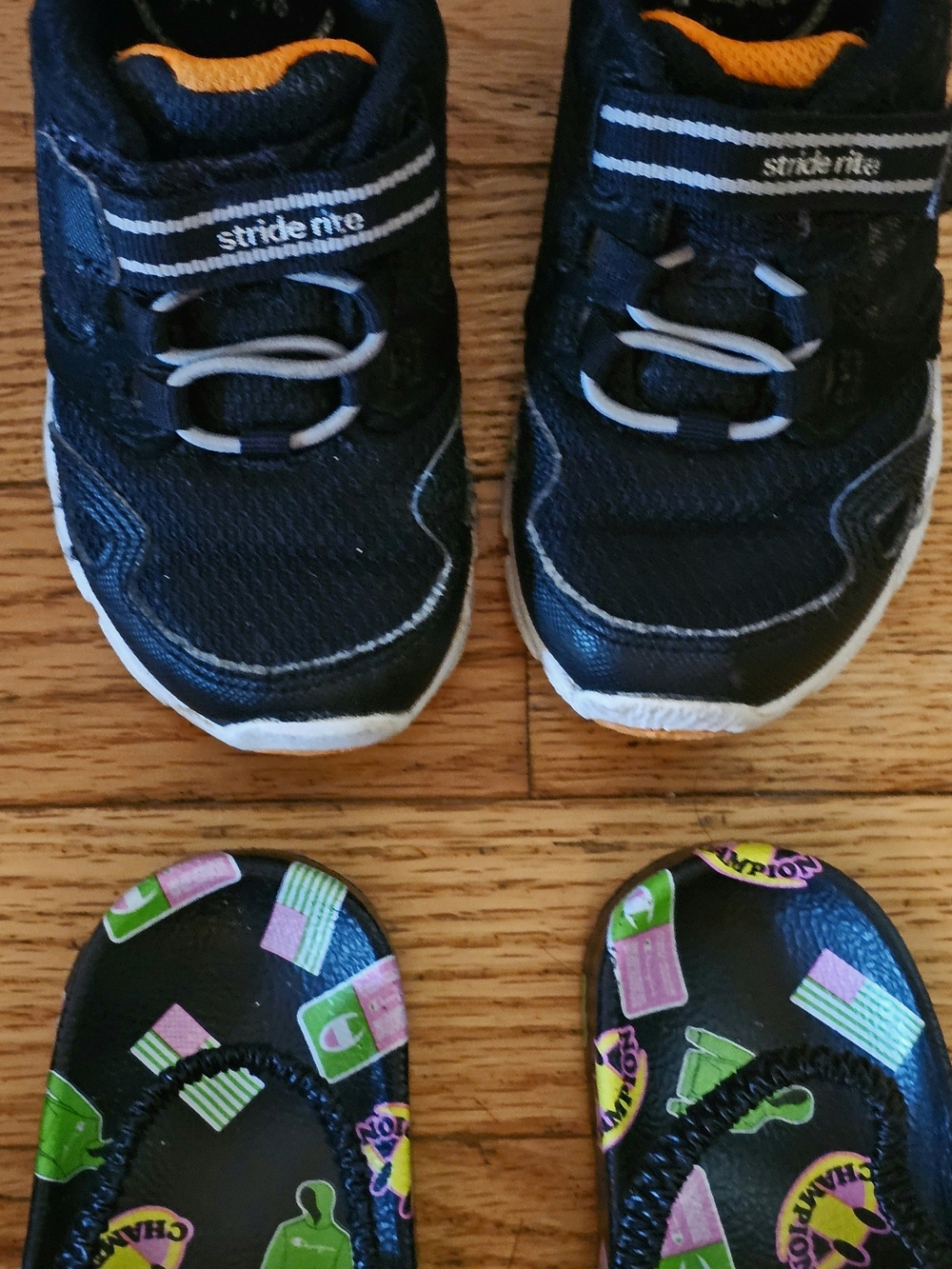 Shoe Bundle 4pr Champion Sz 6 & Converse, Stride Rite & Carters Sz 7 - Picture 5 of 12